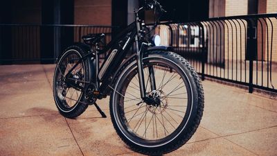 Pourquoi choisir un vélo électrique de course pour homme ?