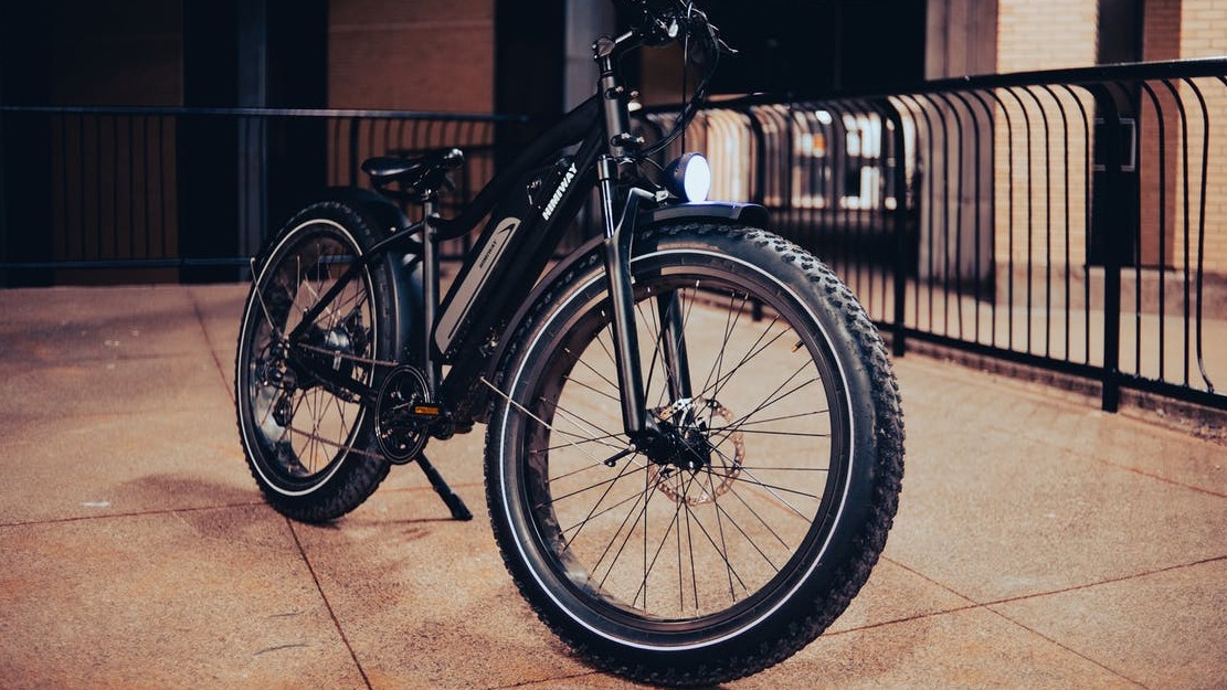 Pourquoi choisir un vélo électrique de course pour homme ?