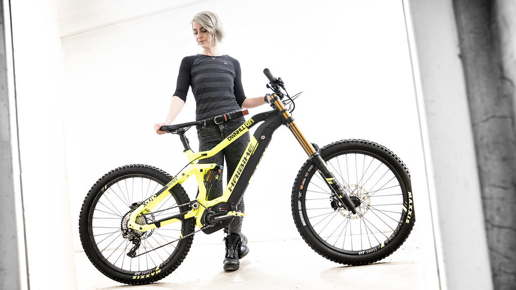 Velo Dwnhll