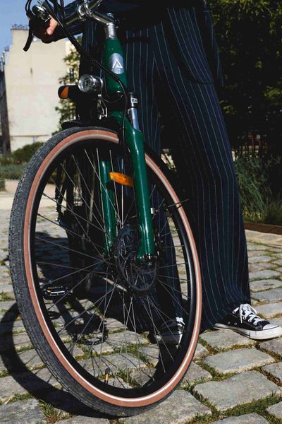 Guide Cadeau vélo électrique : 5 astuces pour bien finir 2026