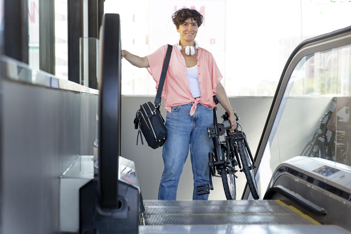 Vélo électrique pliant dans les transports autorisé ou pas ? Réponses et infos pratiques