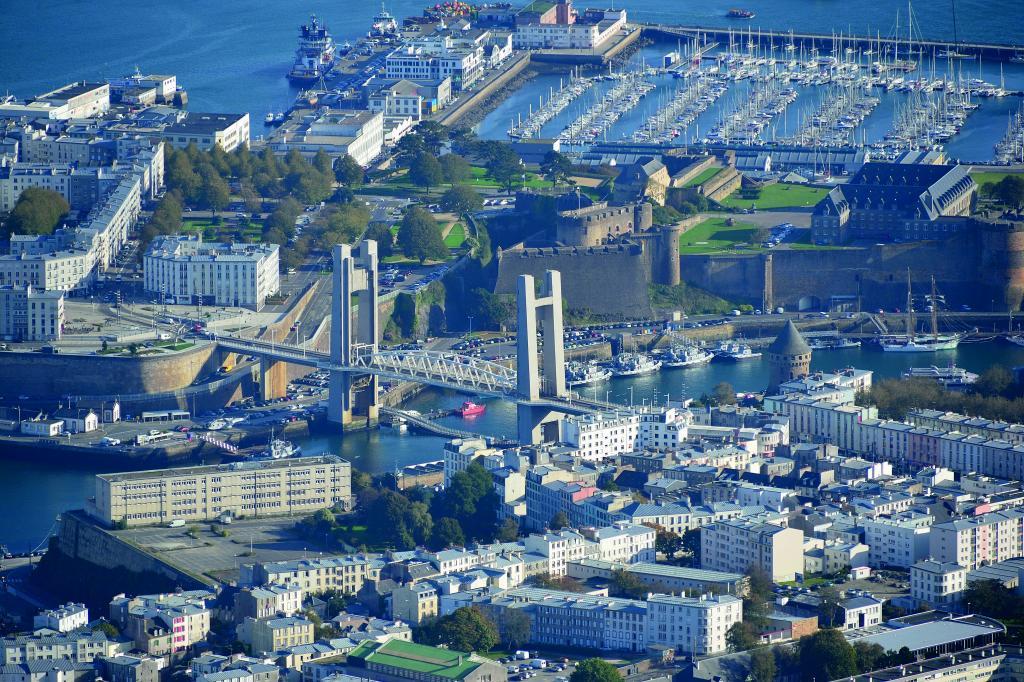 Vue aérienne de la ville de Brest