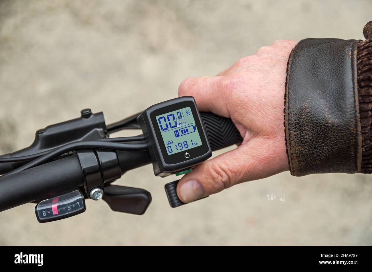 Chargeur de vélo électrique : comment choisir le bon sans prendre de risque
