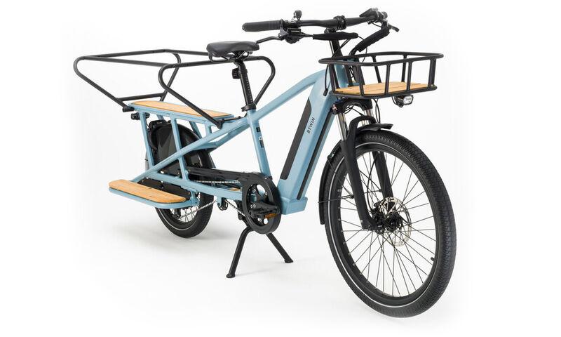 Un vélo électrique bleu Décathlon