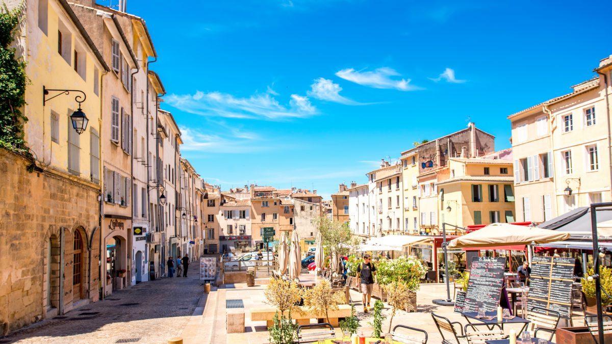 Vue d'une place d'Aix-en-Provence